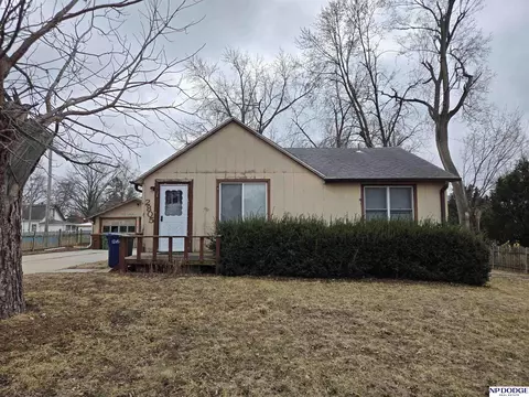 2805 Lillian St, Bellevue, NE 68147