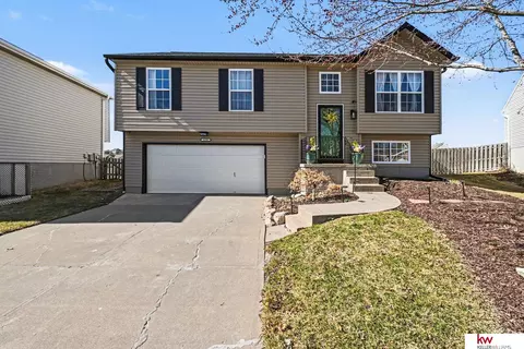 8208 N 154 Cir, Bennington, NE 68007