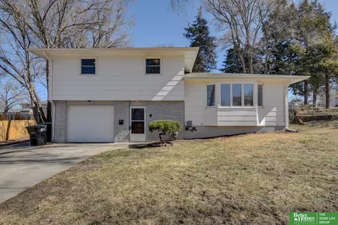5205 N 48th St, Omaha, NE 68104
