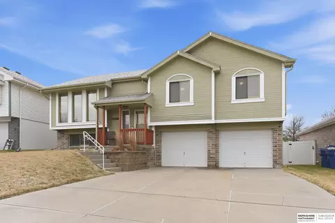 8401 Hanover St, Omaha, NE 68122