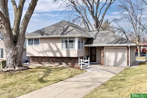 9544 Sprague St, Omaha, NE 68134