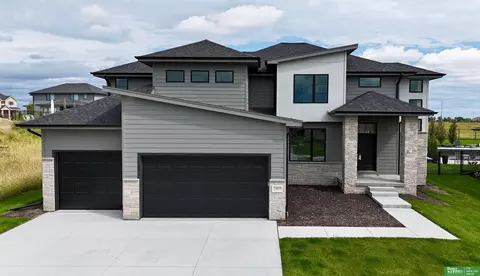 5409 N 196th Ave, Elkhorn, NE 68022