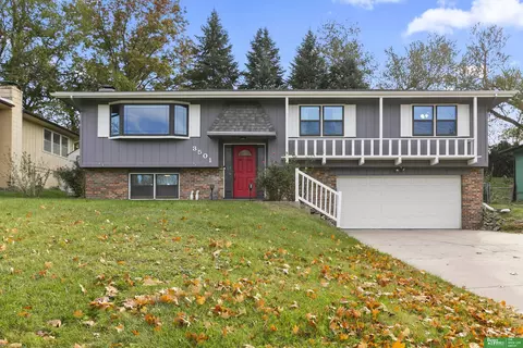3501 Lynnwood Dr, Bellevue, NE 68123