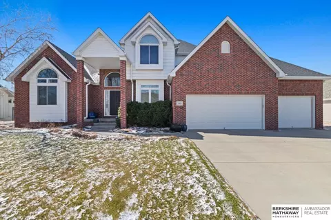 5321 Troon Dr, Lincoln, NE 68526