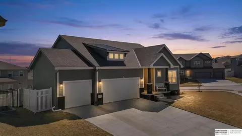 9605 S 184 Ter, Omaha, NE 68136