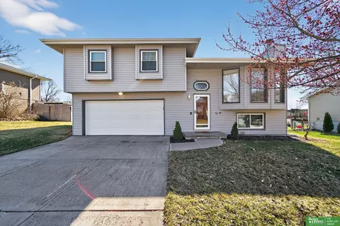 13521 Carpenter St, Omaha, NE 68138