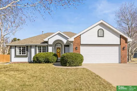 4005 N 208th St, Elkhorn, NE 68022
