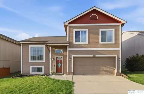 19516 Gail Ave, Omaha, NE 68135