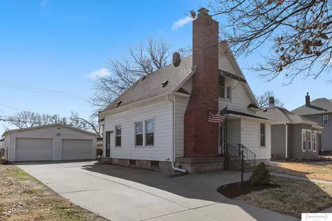 925 Peach St, Lincoln, NE 68502