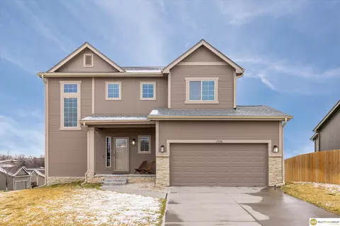 1928 Canyon St, Bellevue, NE 68123