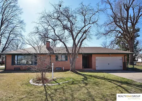 7524 N 28th St, Omaha, NE 68112