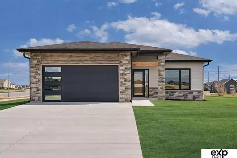 12003 S 114th Ave, Papillion, NE 68046
