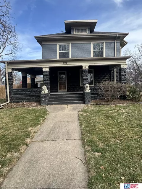 Exterior - 800 N 12th St, Beatrice, NE 68310 photo 2 of 6