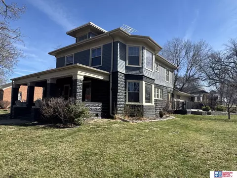 Exterior - 800 N 12th St, Beatrice, NE 68310 photo 3 of 6