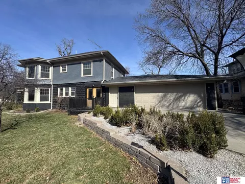 Exterior - 800 N 12th St, Beatrice, NE 68310 photo 4 of 6