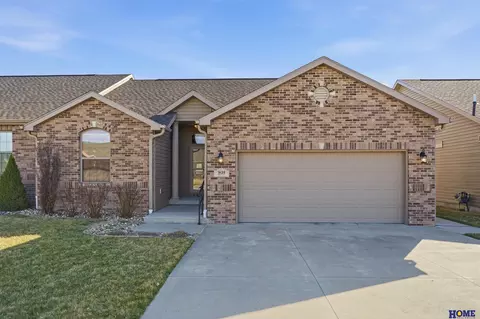 9128 Baybrook Cir, Lincoln, NE 68516