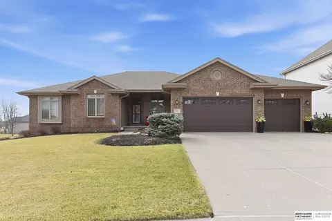 19651 Pasadena St, Omaha, NE 68130