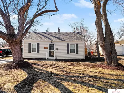 2504 Washington St, Bellevue, NE 68005