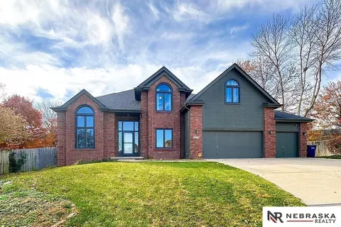 2924 Blackhawk Cir, Bellevue, NE 68123