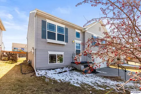 8945 Quest St, Omaha, NE 68122