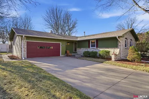 5224 Cameron Ct, Lincoln, NE 68512