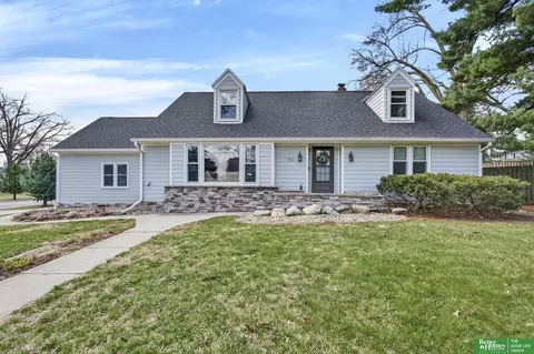 7801 Hickory Cir, Omaha, NE 68124