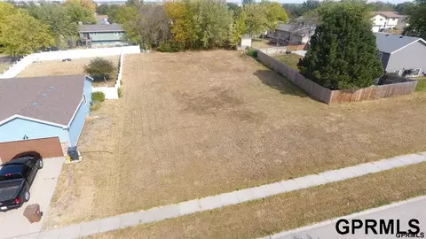 5242 W Redberry Ln, Lincoln, NE 68528