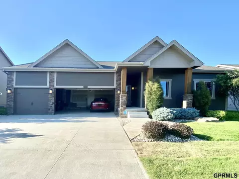 16214 Whitmore St, Bennington, NE 68007