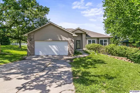 1402 Elm Creek Rd, Plattsmouth, NE 68048