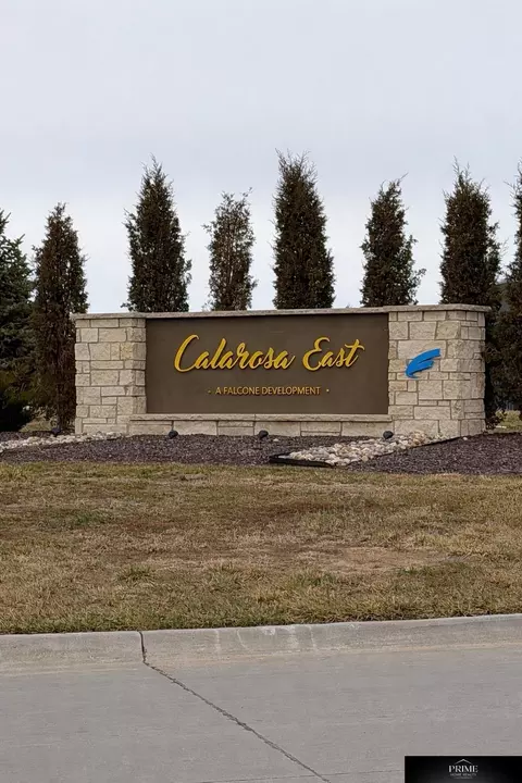 5938 N 209 St, Elkhorn, NE 68022