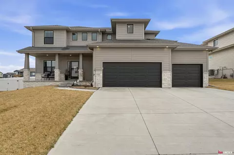 11911 S 109 St, Papillion, NE 68046