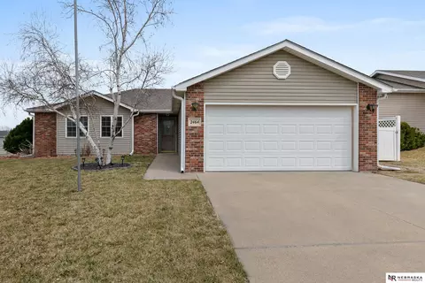 2464 NW 46th St, Lincoln, NE 68524