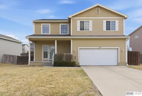 4667 N 163rd St, Omaha, NE 68116