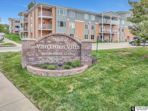 3001 S 51st Street Ct #466, Lincoln, NE 68506