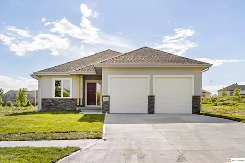 6307 S 210th St, Elkhorn, NE 68022