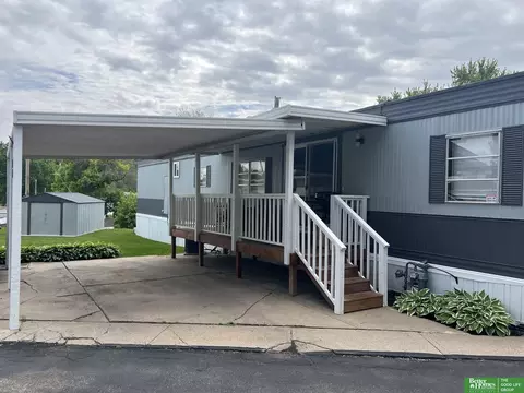 3701 Mckinley St #41B, Omaha, NE 68112