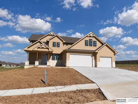 11720 Caspian Dr, Papillion, NE 68046