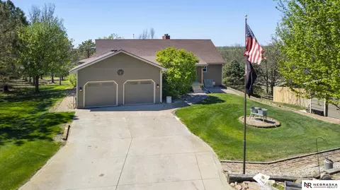 1471 182nd Rd, Seward, NE 68434