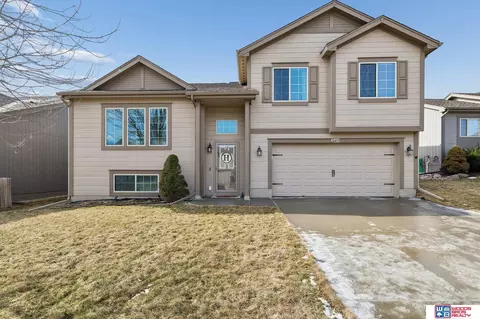 16419 Cary St, Omaha, NE 68135