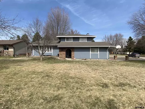 902 Q St, Tekamah, NE 68061