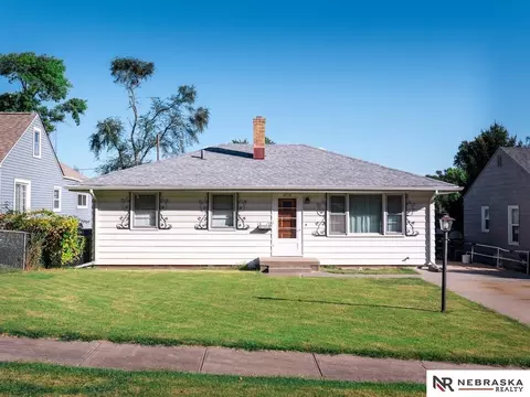 6774 Emmet St, Omaha, NE 68104
