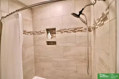 Bath - 9944 Devonshire Dr, Omaha, NE 68114 photo 8 of 10
