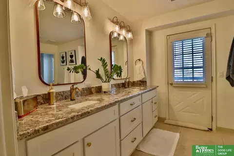 Bath - 9944 Devonshire Dr, Omaha, NE 68114 photo 2 of 10