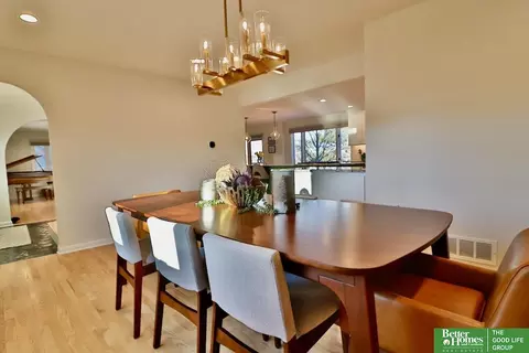 Dining - 9944 Devonshire Dr, Omaha, NE 68114 photo 2 of 4