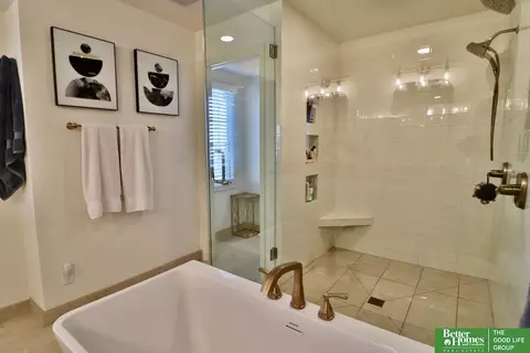 Bath - 9944 Devonshire Dr, Omaha, NE 68114 photo 6 of 10