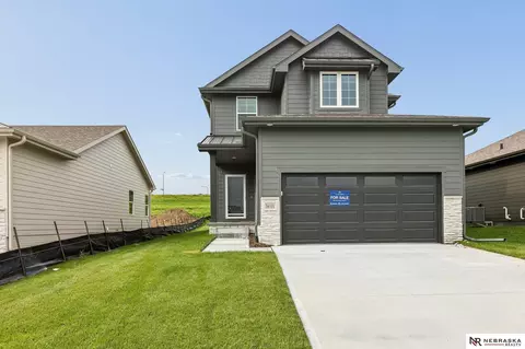 16101 Isabella St, Bennington, NE 68007