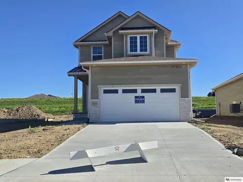 16101 Isabella St, Bennington, NE 68007