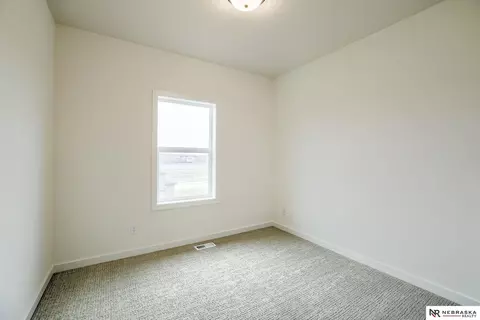 Bedroom - 16109 Isabella St, Bennington, NE 68007 photo 4 of 9
