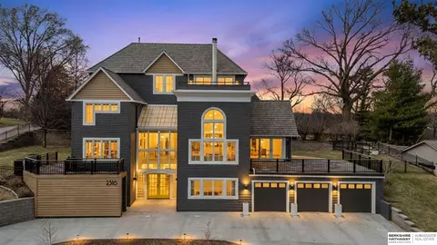 2316 S 103 St, Omaha, NE 68124