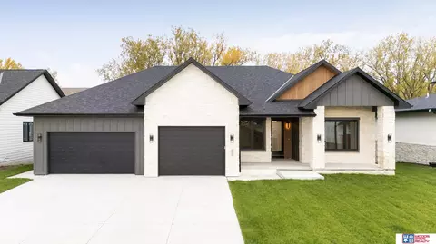 3650 Wilderness Hills Blvd, Lincoln, NE 68516